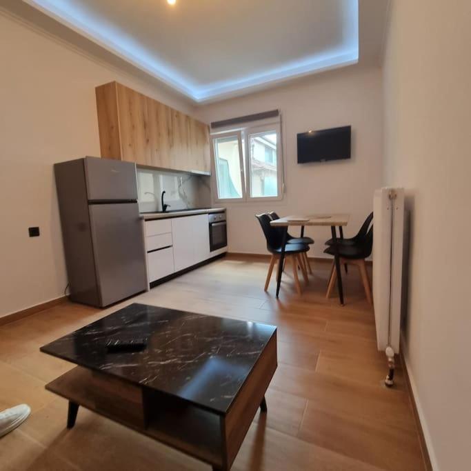 Thanos Apartment โตเลเมดา ภายนอก รูปภาพ