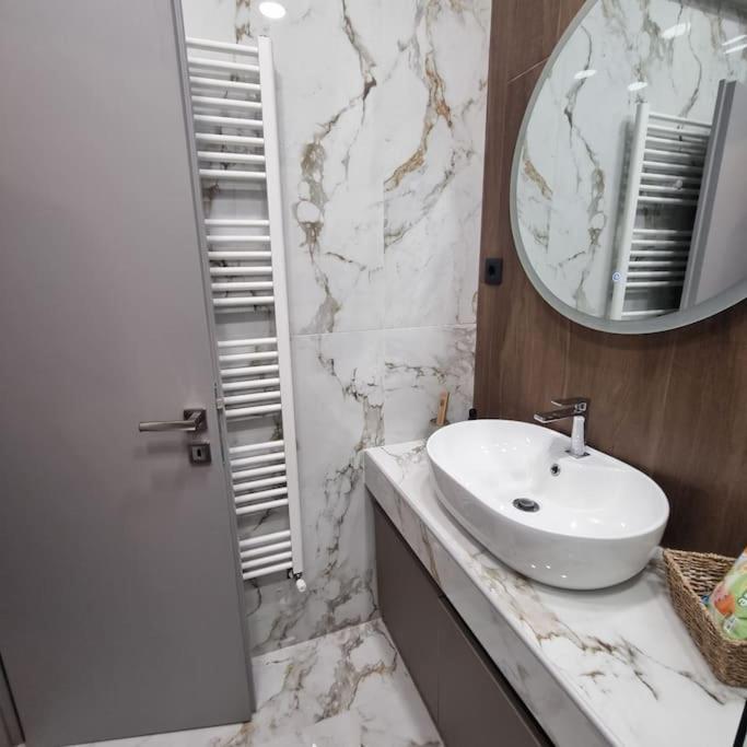 Thanos Apartment โตเลเมดา ภายนอก รูปภาพ